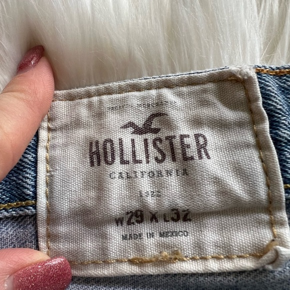 Hollister Classic straight distressed denim. Button fly Mens size 29x32 - Picture 6 of 7